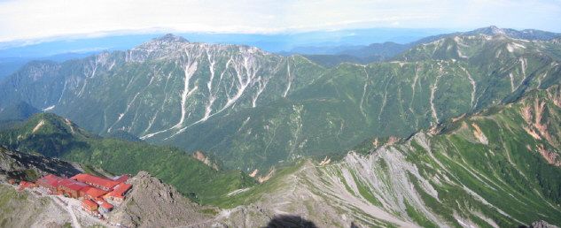 笠ヶ岳と西鎌尾根