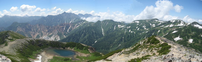 鷲羽池と槍ヶ岳