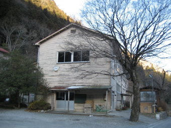 日原小学校