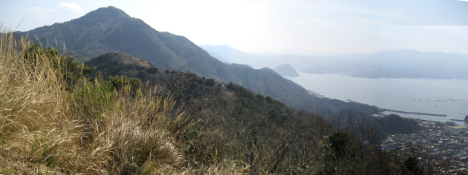 鷲頭山と駿河湾