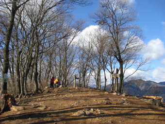 岩茸石山