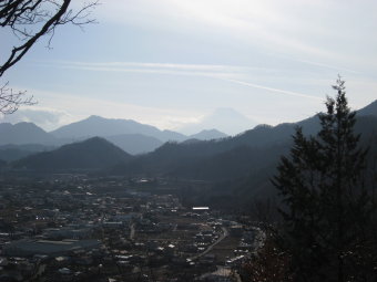 霞んだ富士山