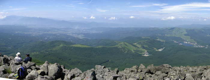 八子ヶ峰の草原