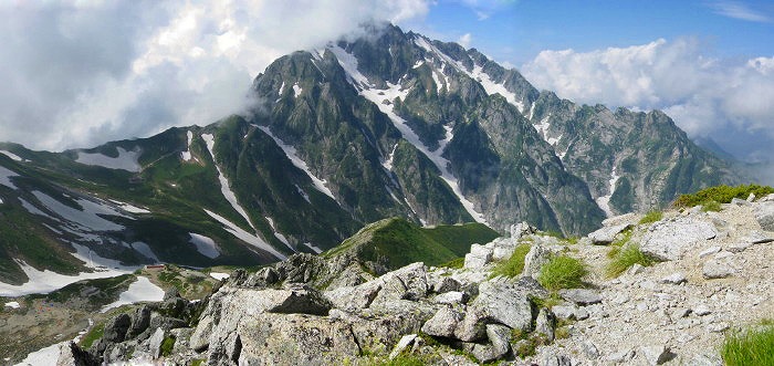 別山　北峰から見る剱岳