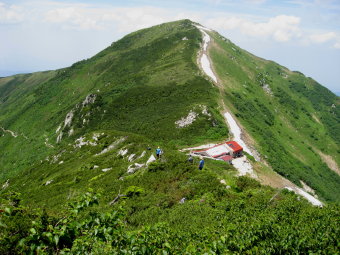 大日小屋と大日岳