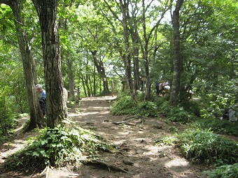 三頭山