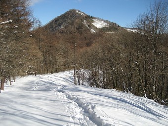 鷹ノ巣山へ