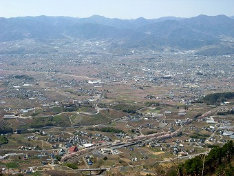 駅の桜並木　ぶどうの丘　桃畑