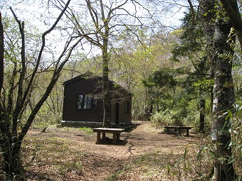 菰釣避難小屋