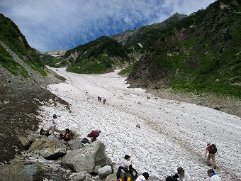 大雪渓へ