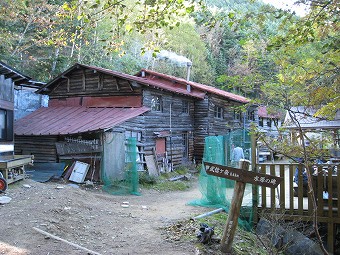 甲武信小屋