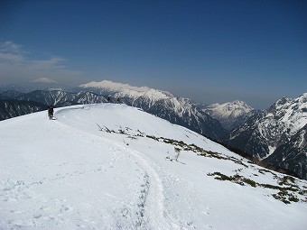 長塀尾根へ