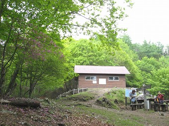 一杯水避難小屋