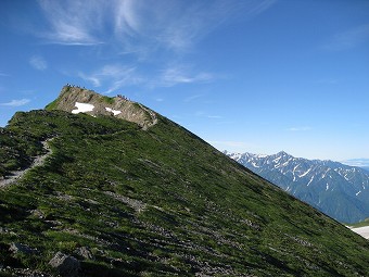 振り返る白馬岳山頂