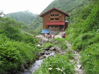 百間洞山の家