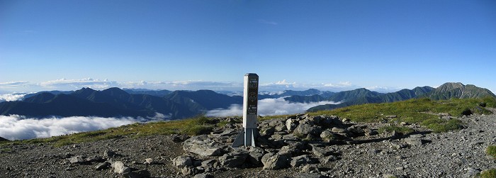 笊ヶ岳方面と赤石岳方面