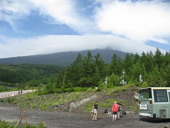 笠雲と　富士山