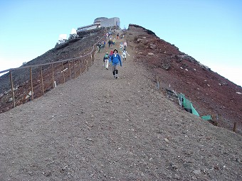 剣ヶ峰へ