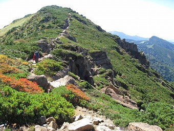 小至仏山へ