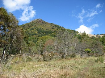 国師ヶ原から見る乾徳山