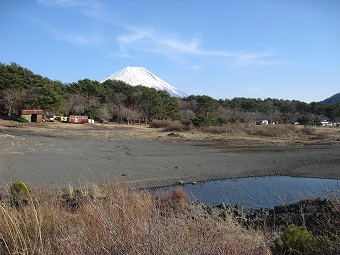 本栖湖畔