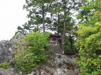 鶏冠山　鶏冠神社