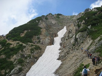 唐松山荘へ