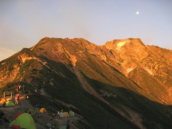 五竜岳と月