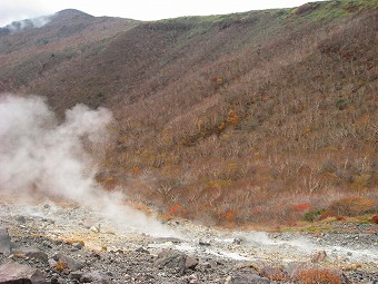 南月山への稜線