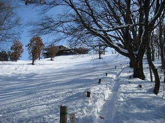 陣馬山へ