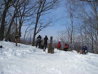 三頭山　山頂