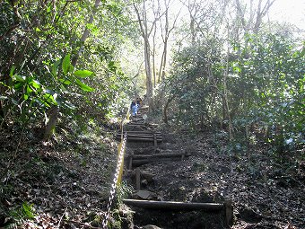 徳倉山へ急登