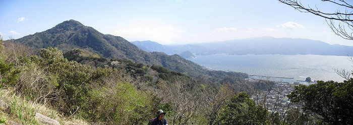 千金岩から鷲頭山と駿河湾