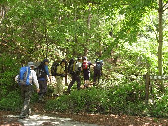 茅ヶ岳登山口