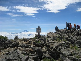 農鳥岳　山頂