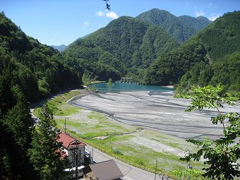 農鳥岳登山口