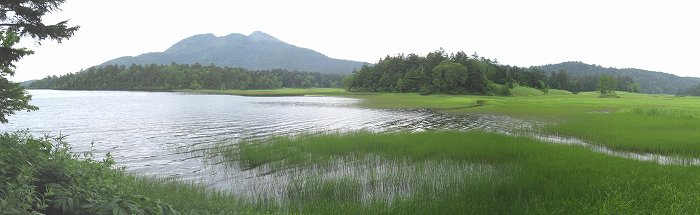 尾瀬沼から見る燧ヶ岳