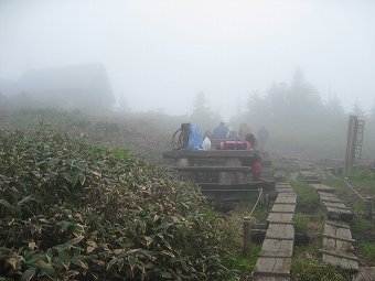 駒ノ小屋　ベンチ