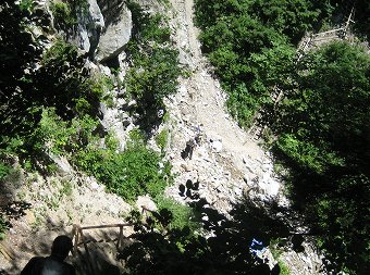 黒部湖　東岸