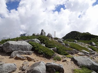 熊沢岳山頂