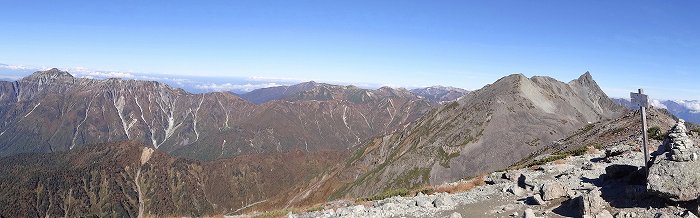 南岳から見る笠ヶ岳～槍ヶ岳