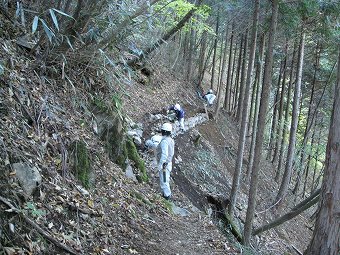 登山道整備中