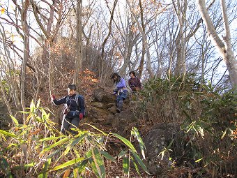 御前山　急下り