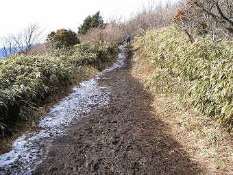 長尾山へ