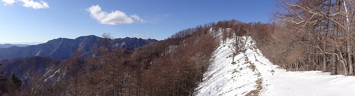 飛龍山見つつ