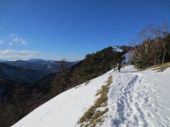 雲取山へ