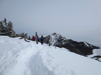 西岳到着