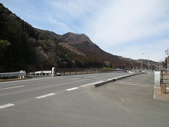 三峰山へ