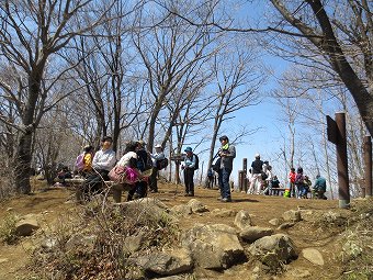 三頭山　山頂