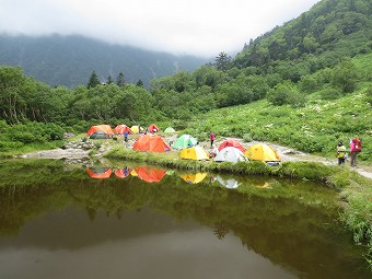 白根御池テント場